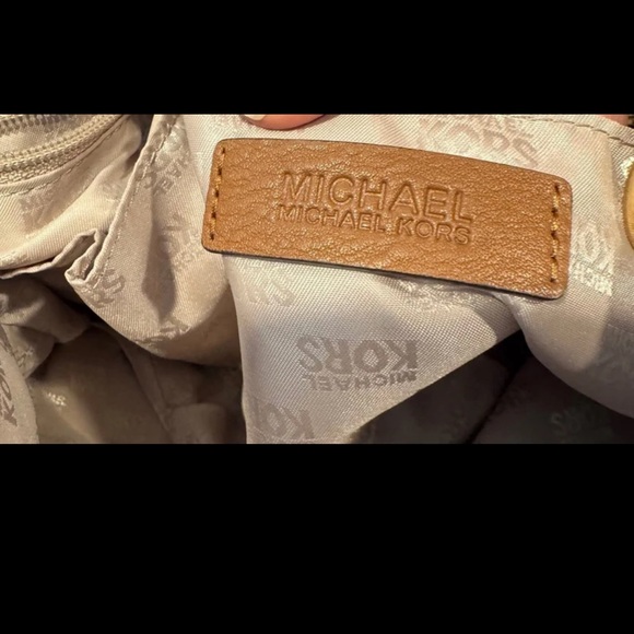 Michael Kors Fulton Hobo in Brown Pebbled Leather! Very Gently Used!! - Picture 11 of 12